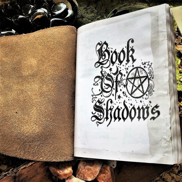 Hexenbuch - Buch der Schatten