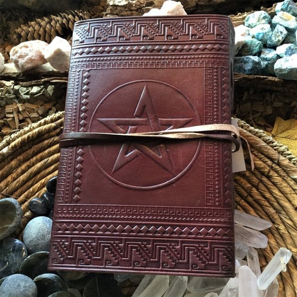 Lederbuch – Buch der Schatten mit Pentagramm