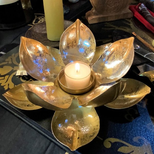 Atmosphärisches Licht Lotus Metall